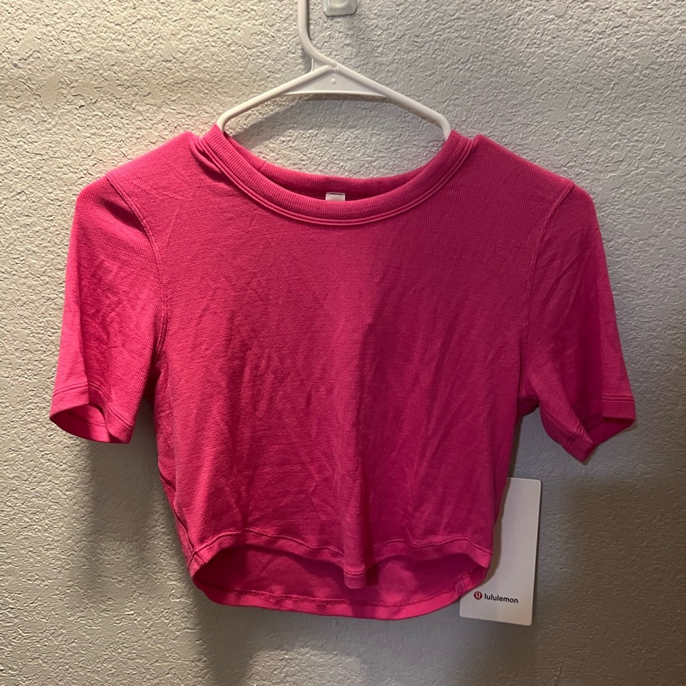 Lululemon hold tight cropped t-shirt